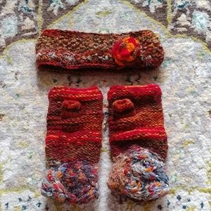 Headband and fingerless gloves